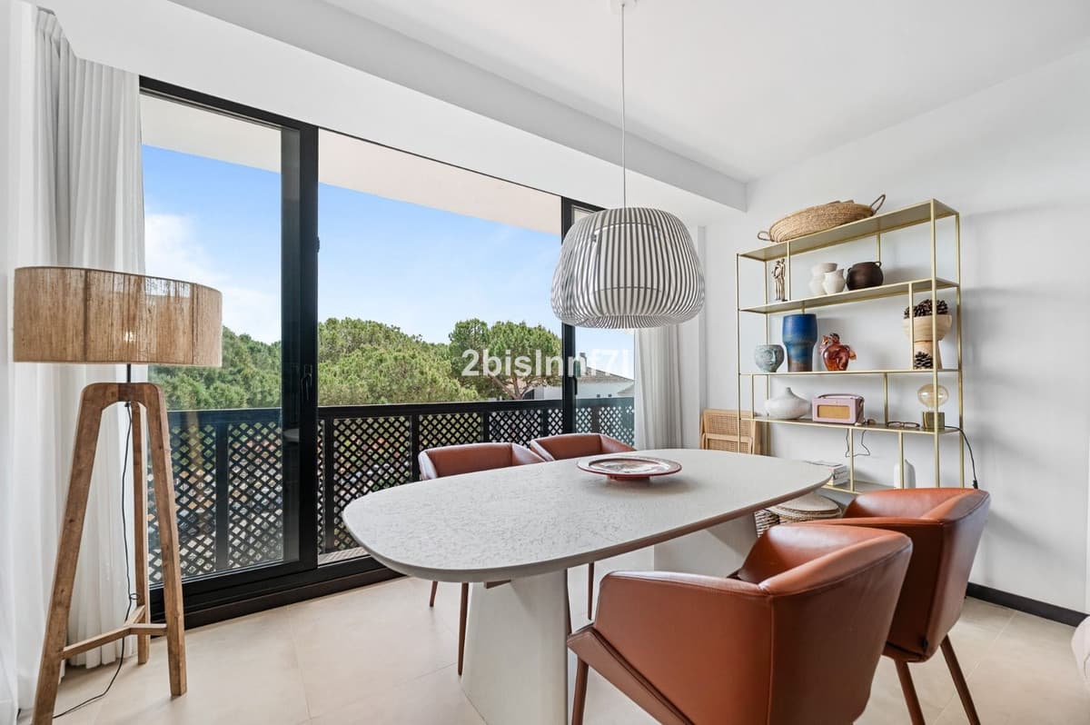 Top Floor Apartment in Elviria — photo 3 of 10