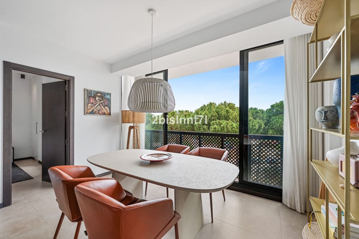 Top Floor Apartment in Elviria — photo 4 of 10