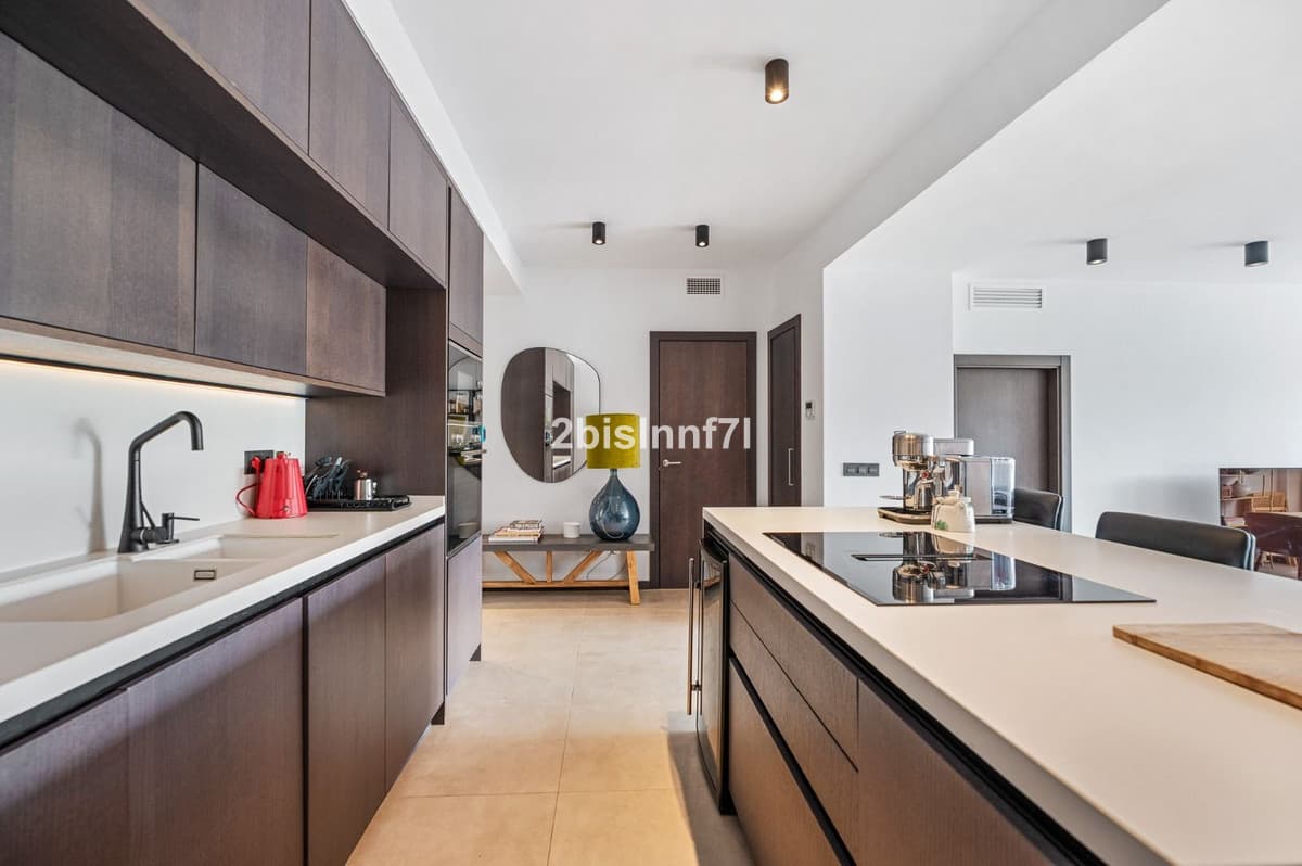 Top Floor Apartment in Elviria — photo 6 of 10