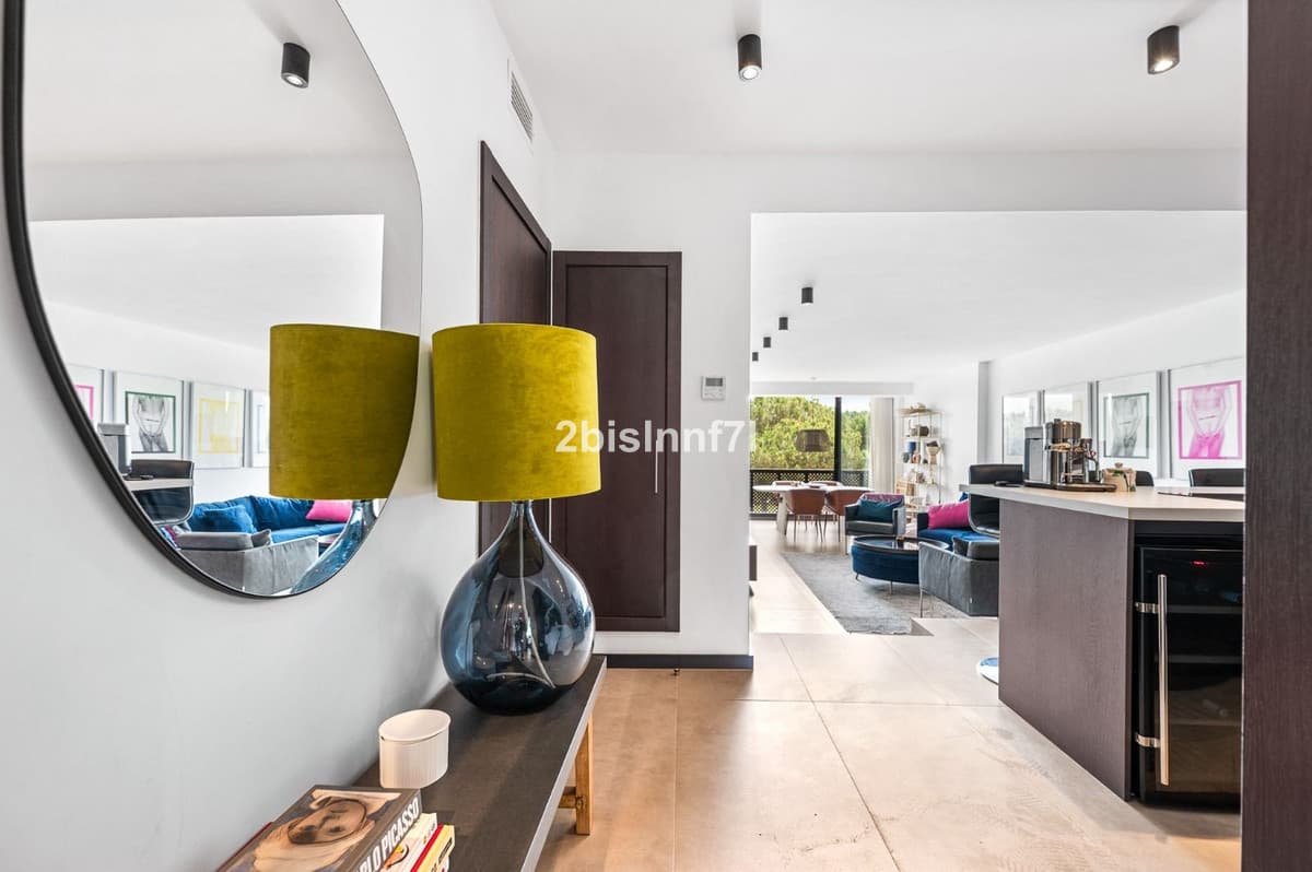 Top Floor Apartment in Elviria — photo 8 of 10