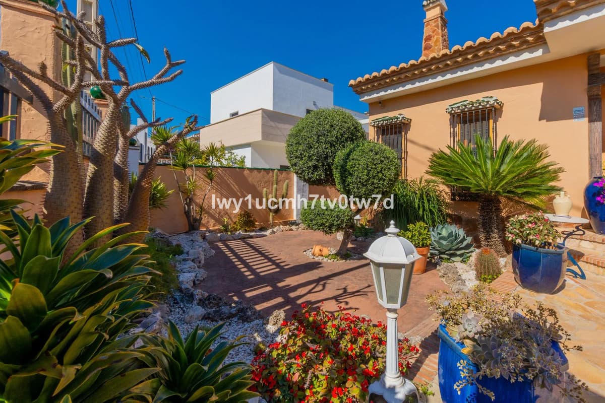 Detached Villa in Torremolinos — photo 9 of 10
