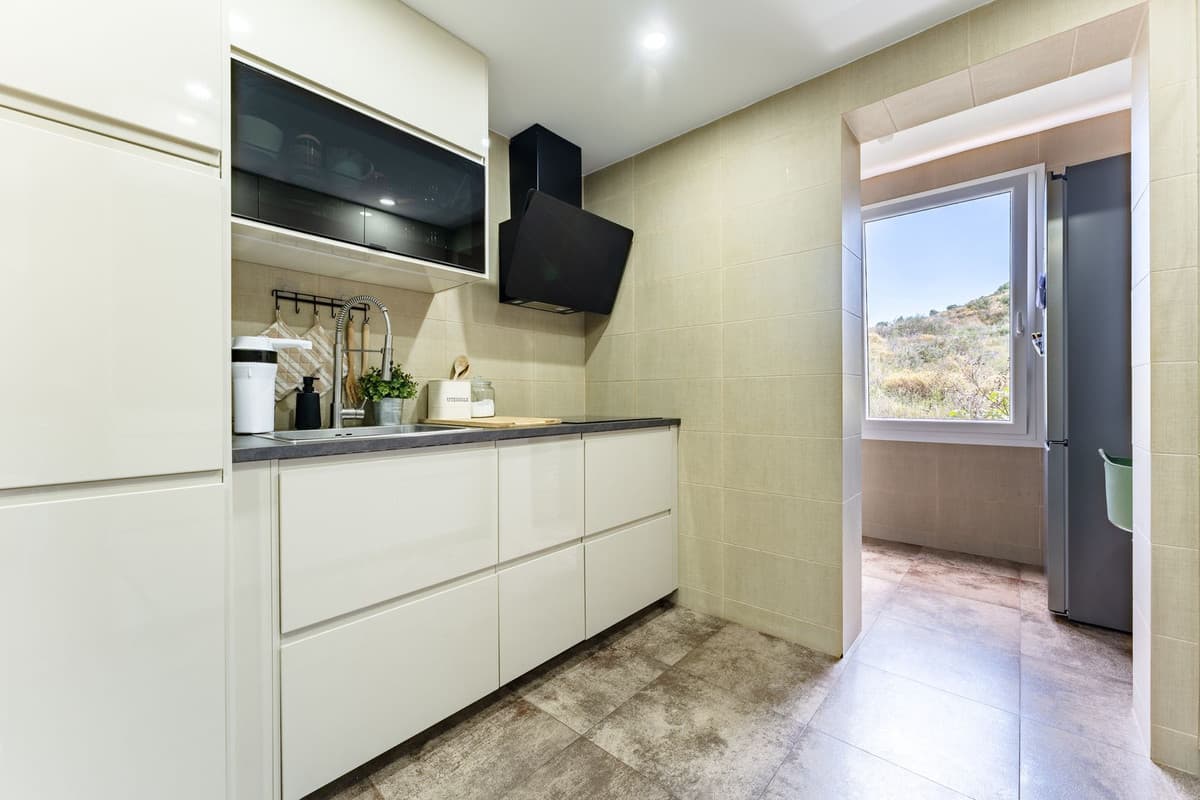 Middle Floor Apartment in Calahonda — photo 10 of 10
