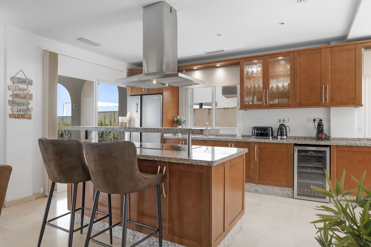 Detached Villa in Cerros del Aguila — photo 9 of 10