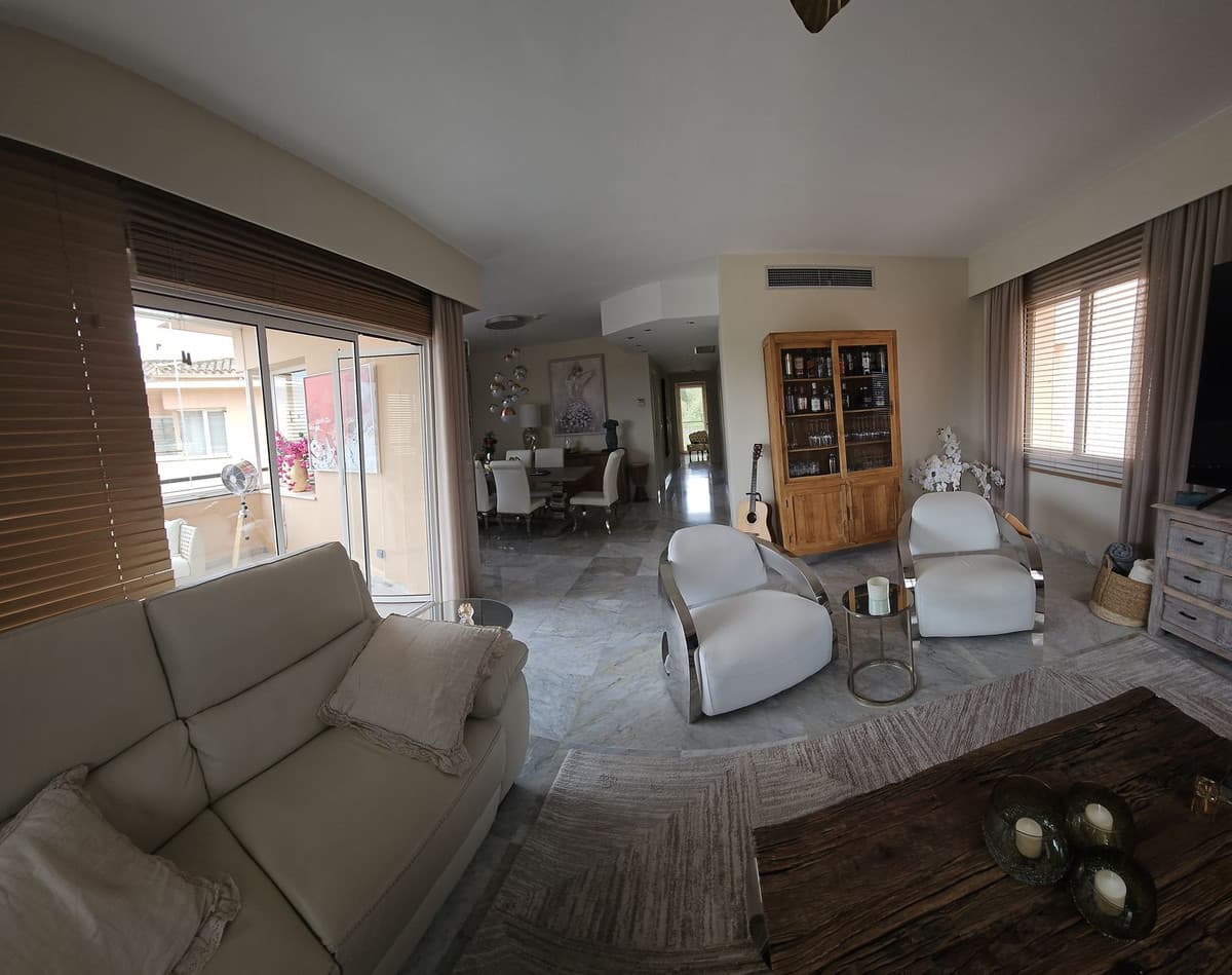 Penthouse in Alhaurín de la Torre — photo 2 of 10