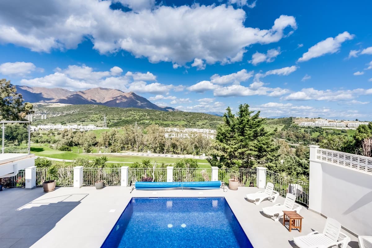 Detached Villa in Estepona — photo 2 of 10