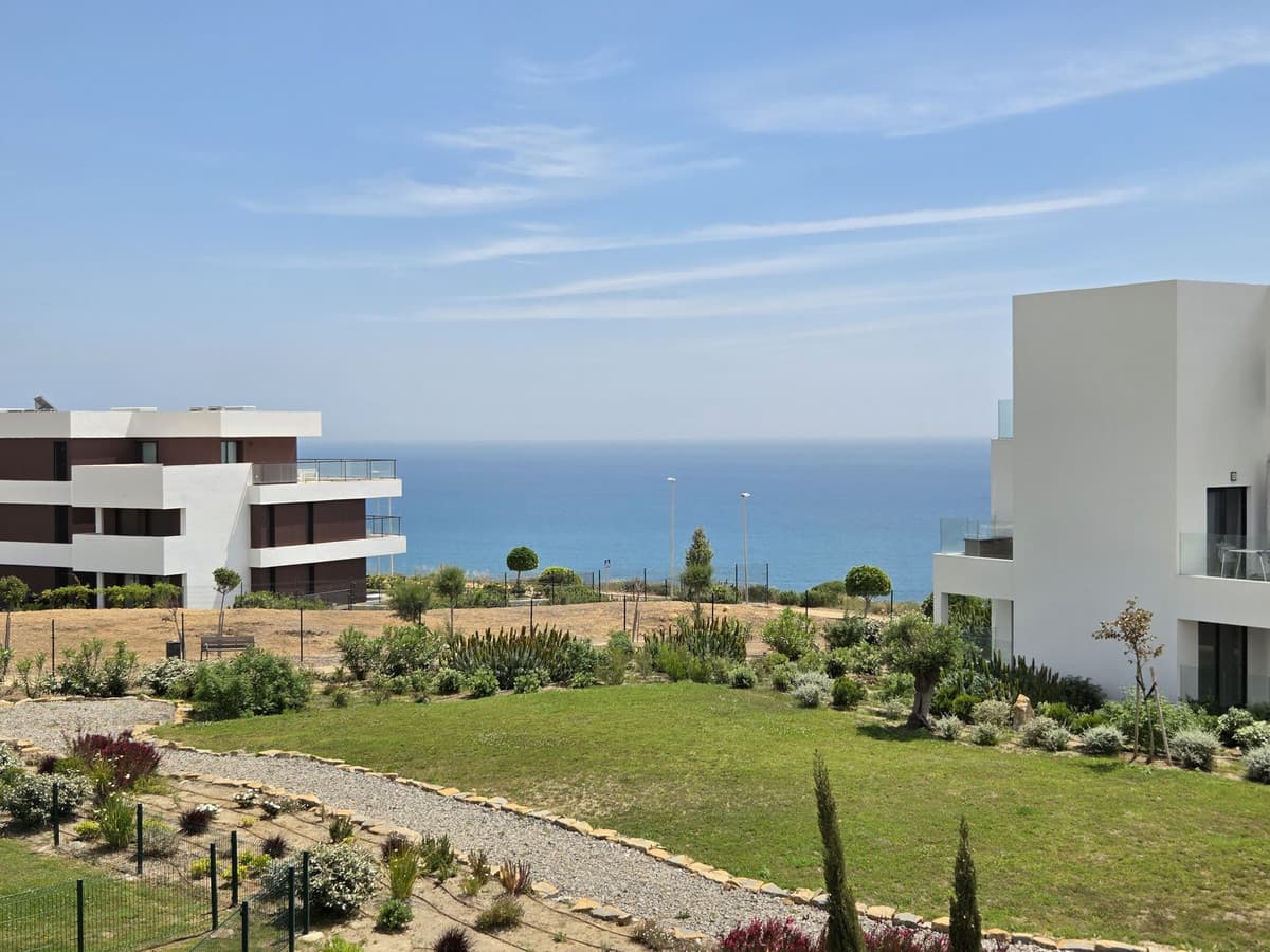 Middle Floor Apartment in Estepona — photo 1 of 10