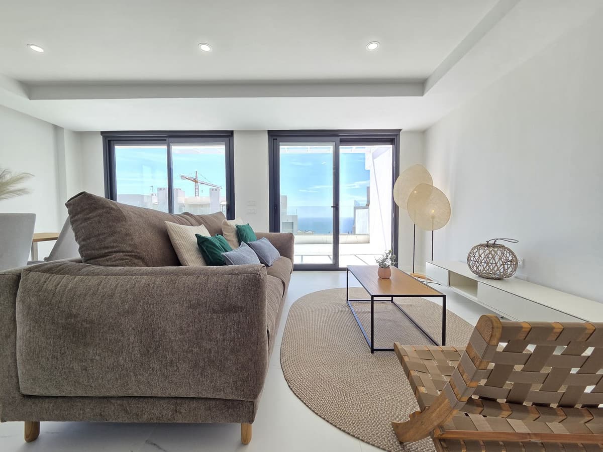 Middle Floor Apartment in Estepona — photo 10 of 10