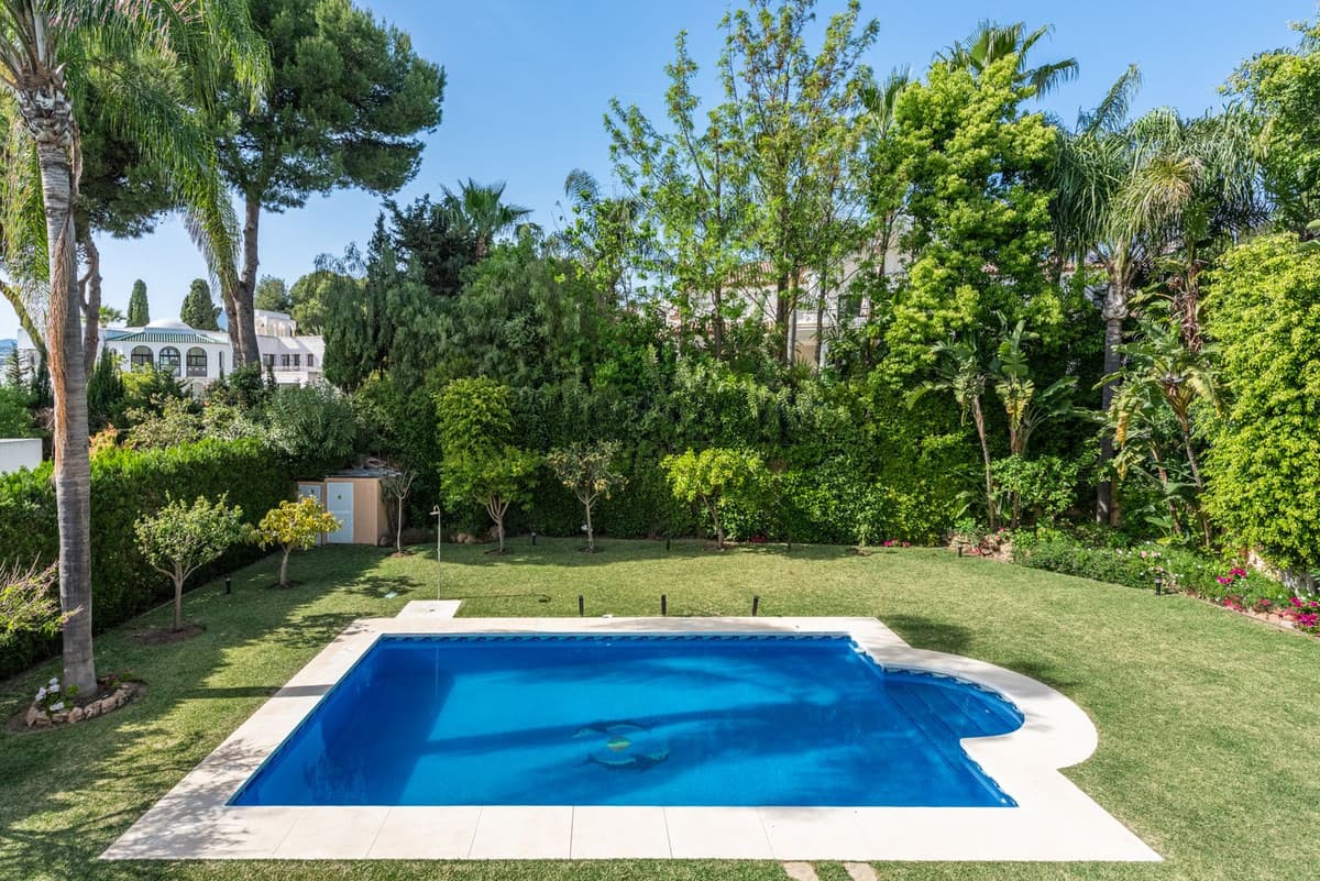 Detached Villa in Nueva Andalucía — photo 10 of 10
