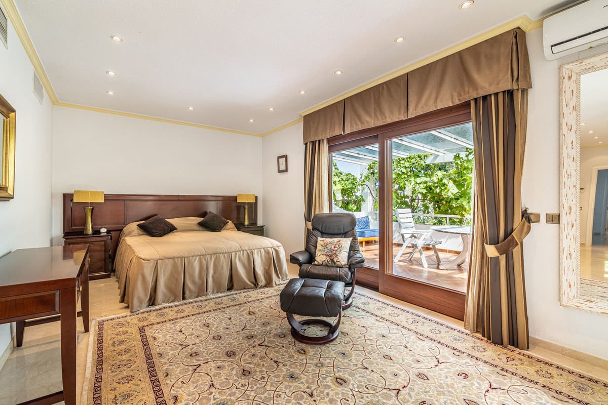 Detached Villa in New Golden Mile — photo 5 of 10