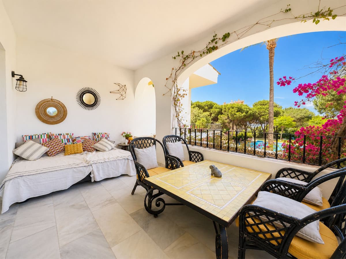 Middle Floor Apartment in Puerto de Cabopino — photo 1 of 10