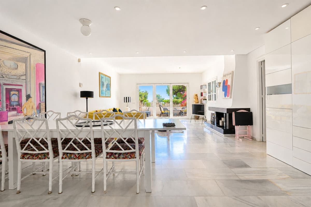 Middle Floor Apartment in Puerto de Cabopino — photo 4 of 10