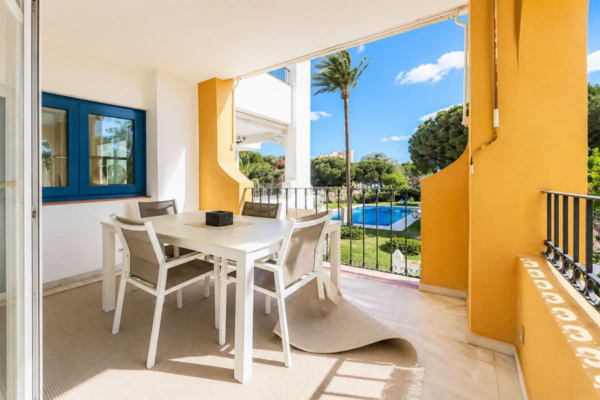 Middle Floor Apartment in Puerto de Cabopino — photo 8 of 10