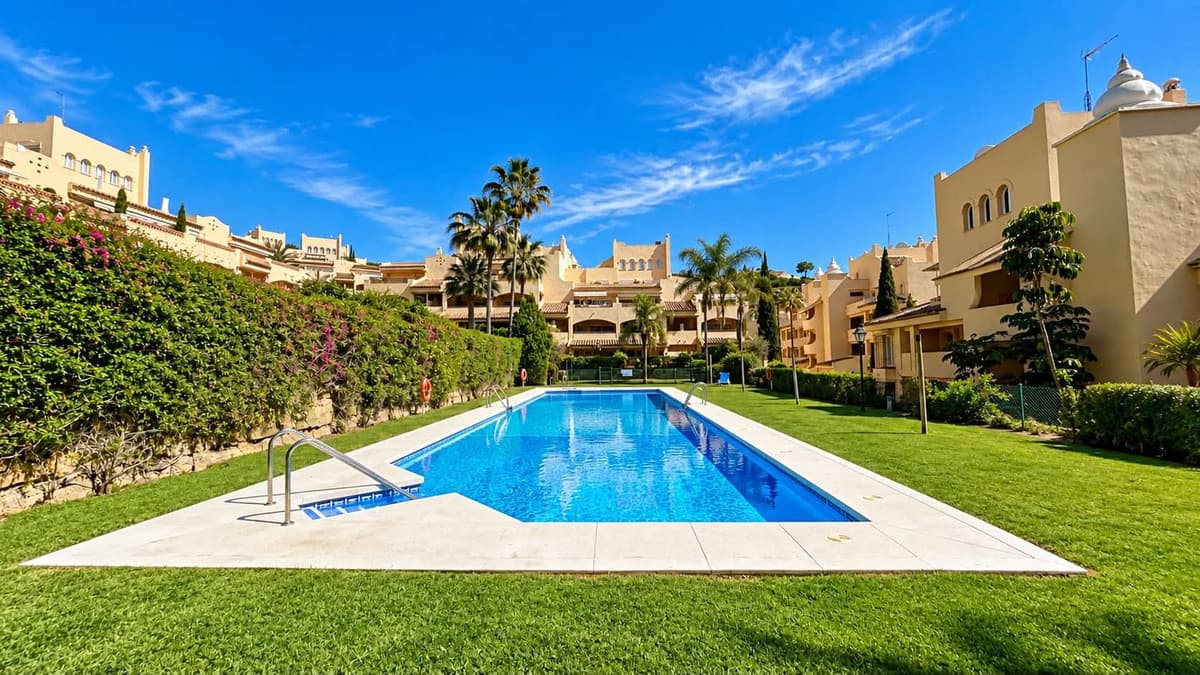 Ground Floor Apartment in Elviria — photo 1 of 10
