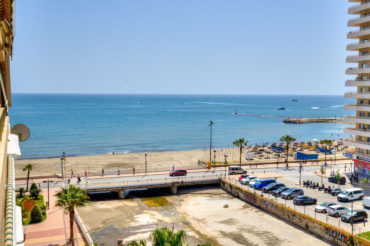 Middle Floor Apartment in Fuengirola — photo 3 of 10