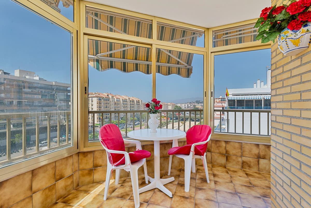 Middle Floor Apartment in Fuengirola — photo 5 of 10