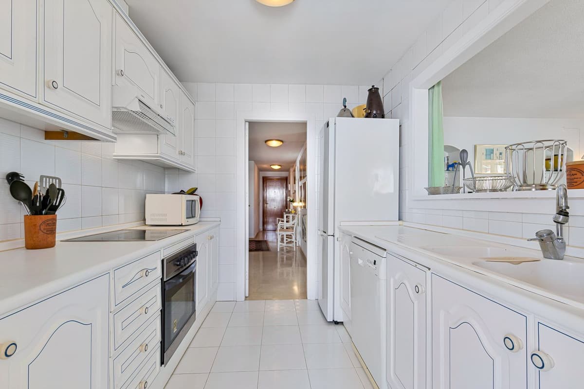 Middle Floor Apartment in Fuengirola — photo 10 of 10