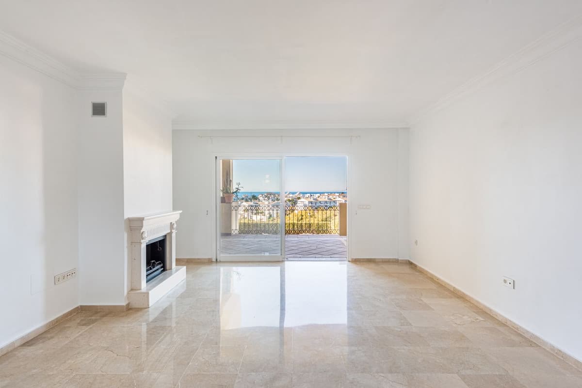 Middle Floor Apartment in Selwo — photo 5 of 10