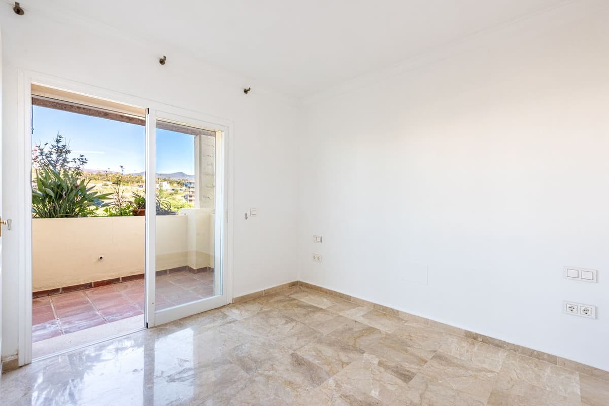 Middle Floor Apartment in Selwo — photo 10 of 10