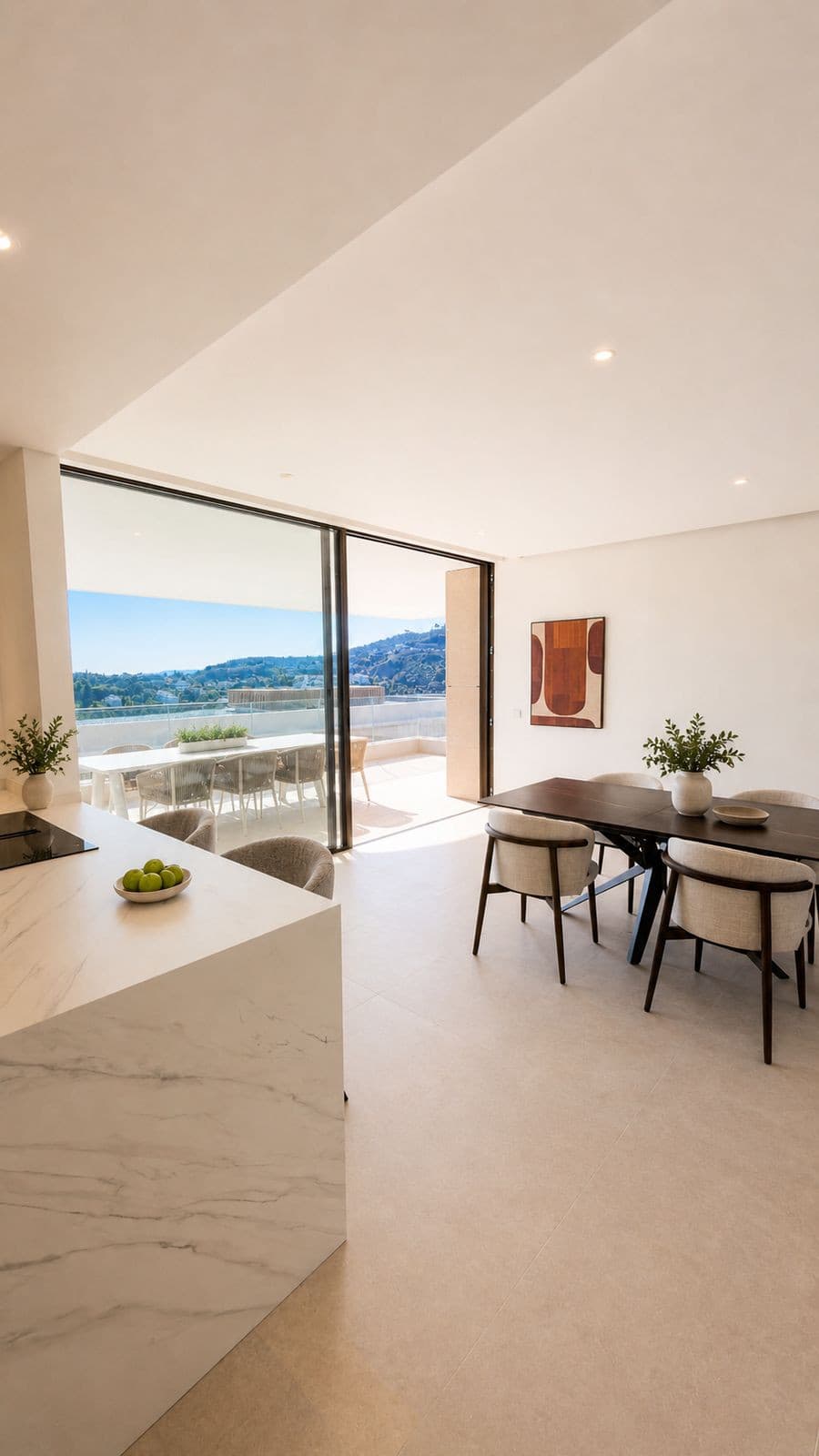 Middle Floor Apartment in La Quinta — photo 7 of 10
