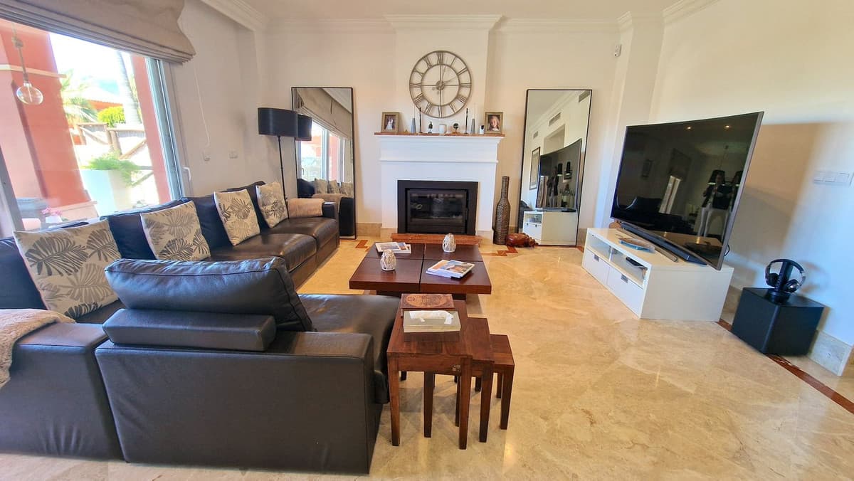Semi-Detached House in Santa Clara — photo 4 of 10