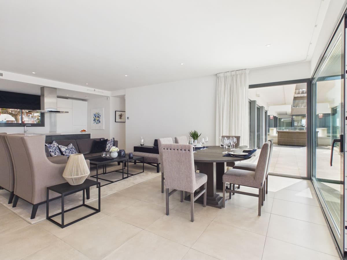Ground Floor Apartment in Estepona — photo 3 of 10