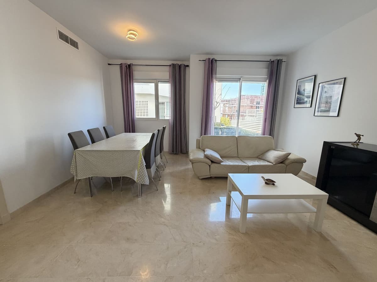 Ground Floor Apartment in Estepona — photo 2 of 10