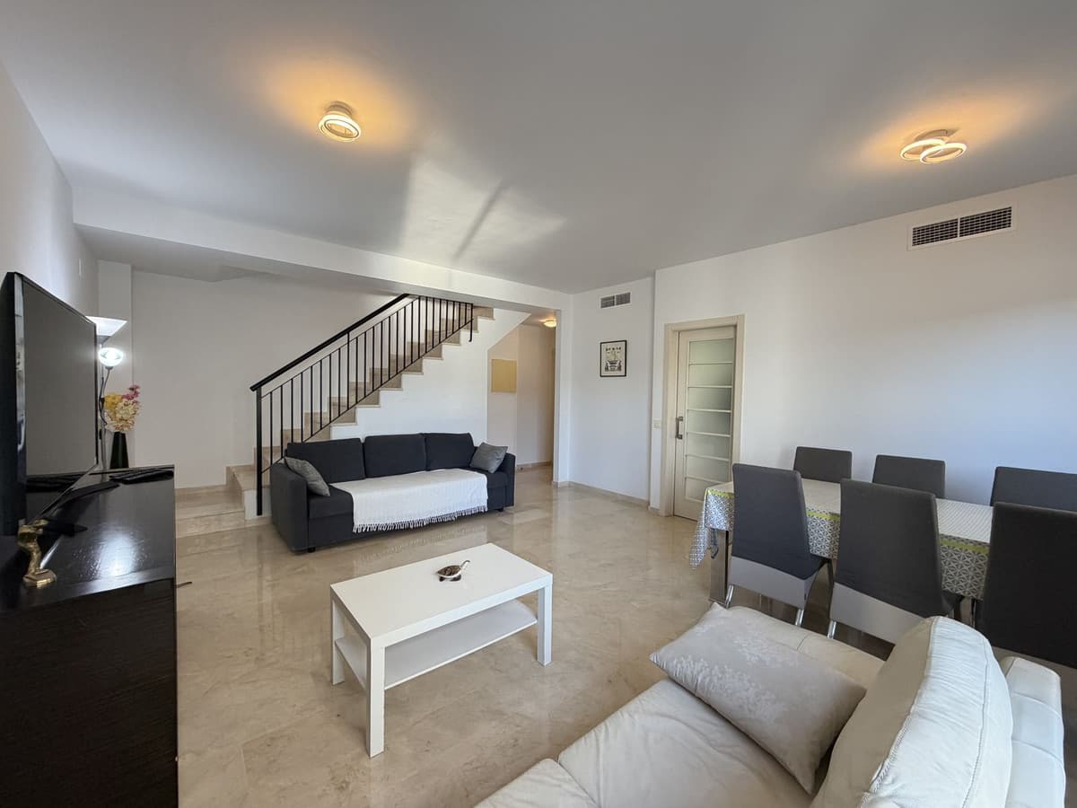 Ground Floor Apartment in Estepona — photo 5 of 10