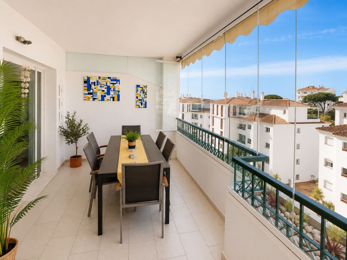 Middle Floor Apartment in Calahonda — photo 10 of 10