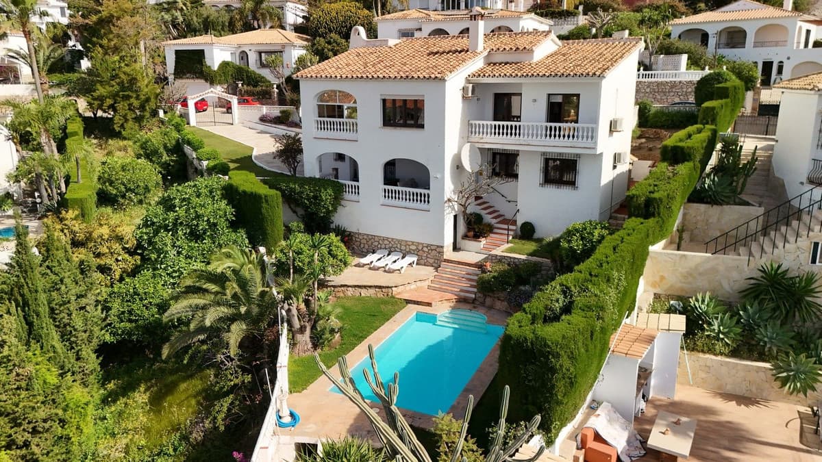 Detached Villa in Benalmadena — photo 1 of 10