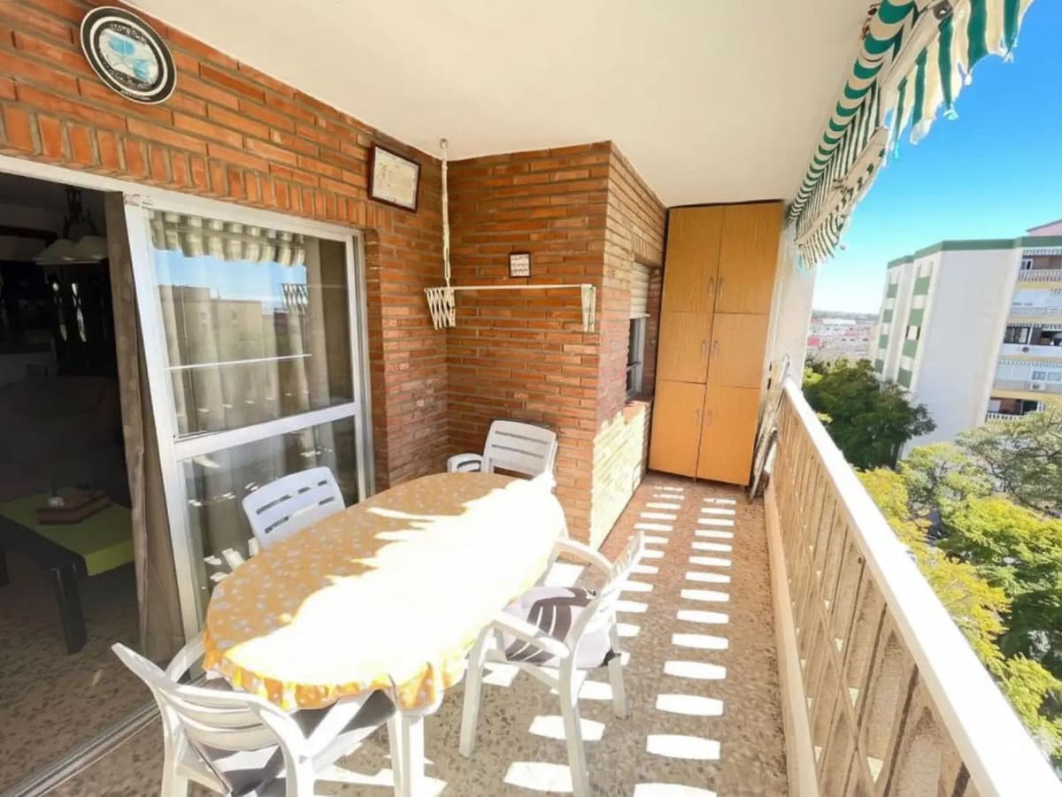 Middle Floor Apartment in Marbella — photo 3 of 10