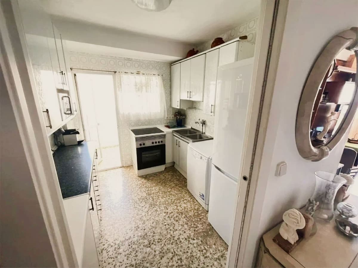 Middle Floor Apartment in Marbella — photo 8 of 10