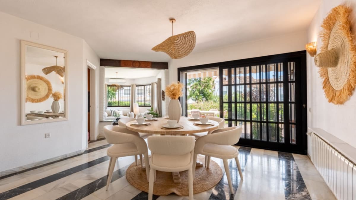 Detached Villa in Estepona — photo 5 of 10