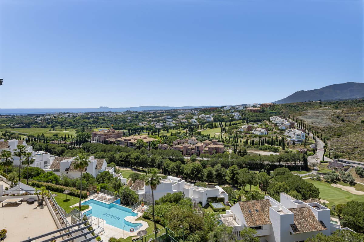 Penthouse in Benahavís — photo 1 of 10