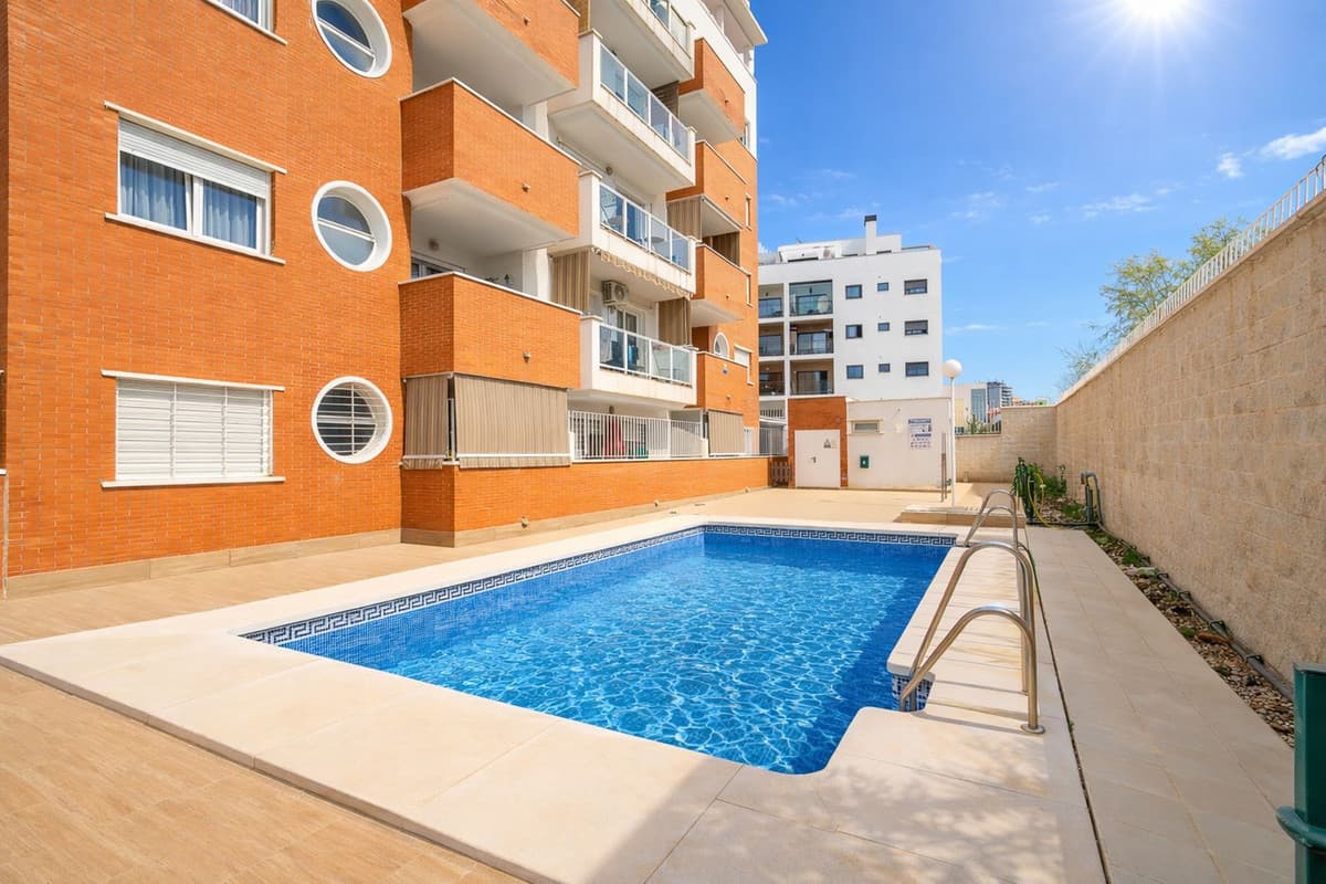 Middle Floor Apartment in Fuengirola — photo 1 of 10