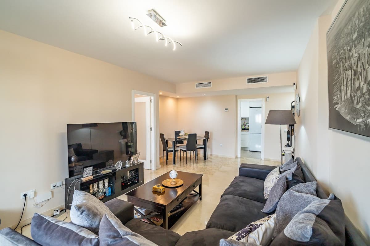 Middle Floor Apartment in Fuengirola — photo 3 of 10