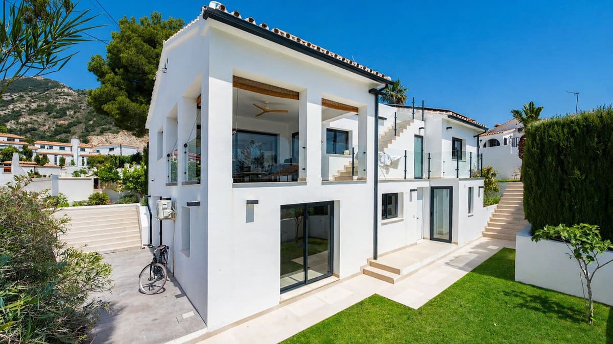 Detached Villa in La Capellania — photo 2 of 10