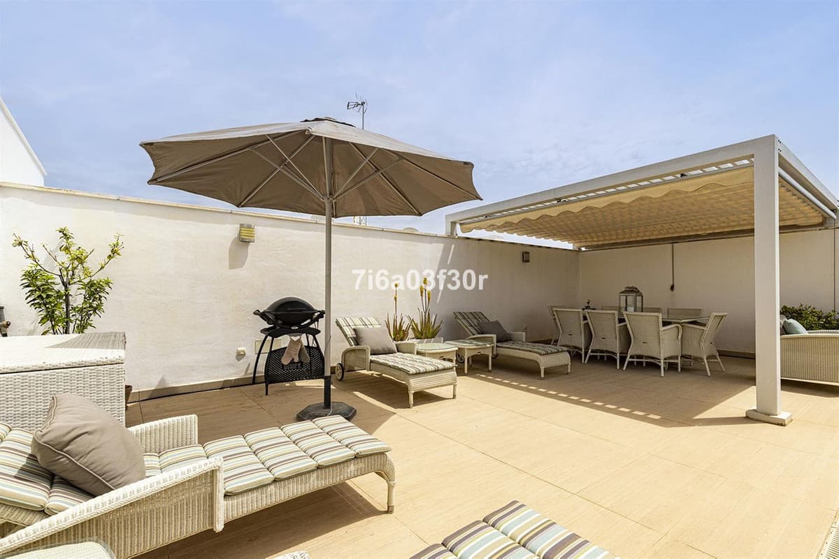 Penthouse in San Pedro de Alcántara — photo 3 of 10