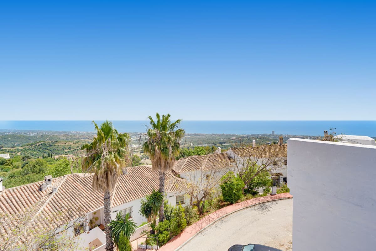 Townhouse in Altos de los Monteros — photo 1 of 10