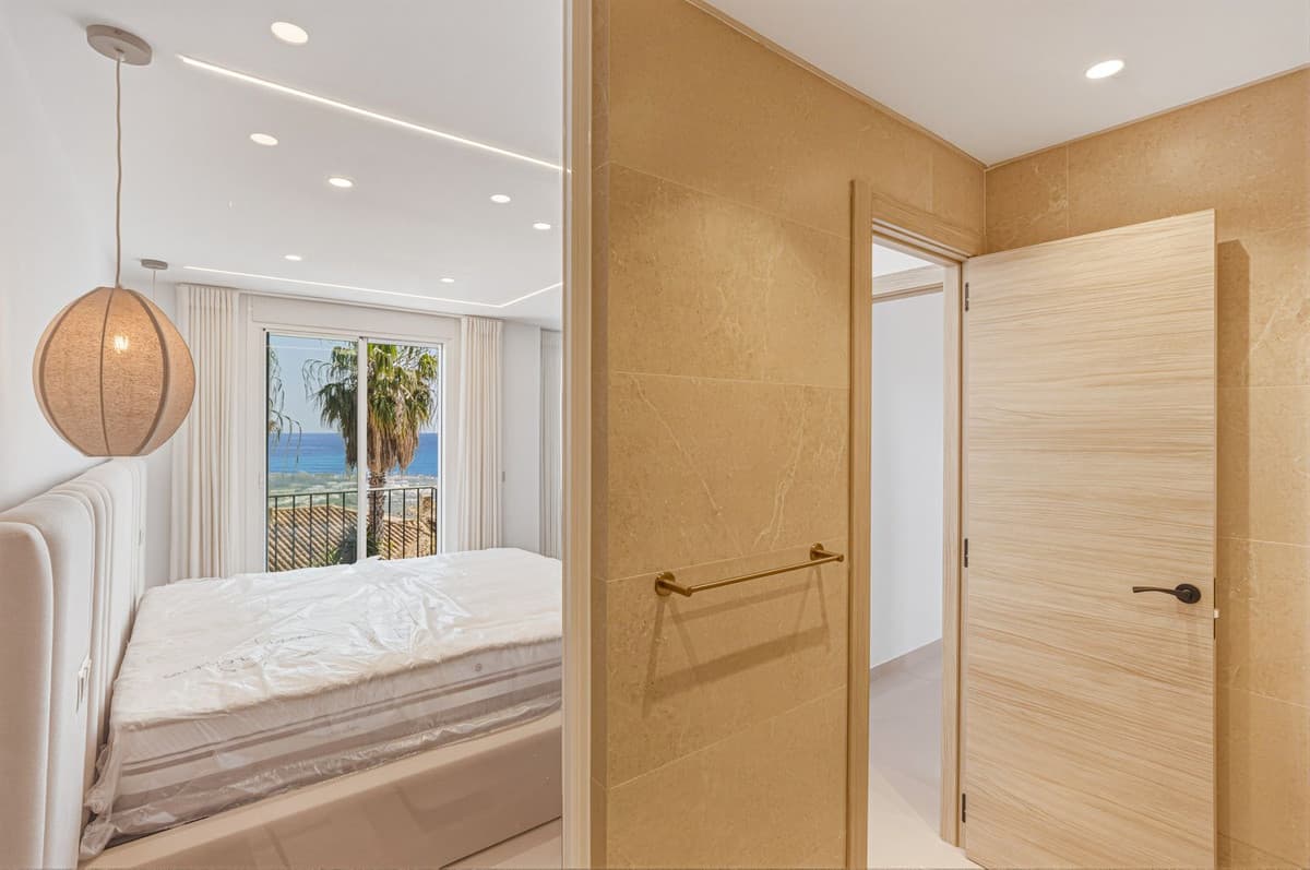 Townhouse in Altos de los Monteros — photo 5 of 10