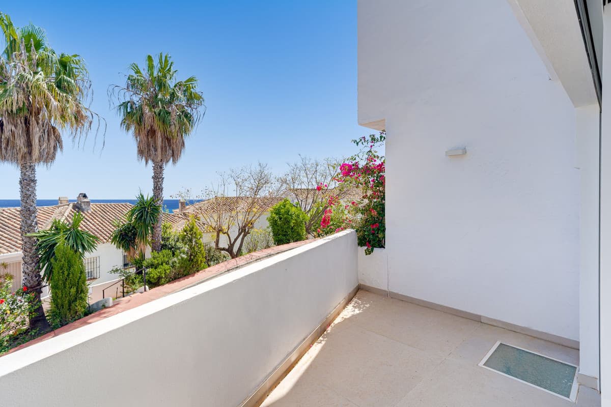 Townhouse in Altos de los Monteros — photo 8 of 10