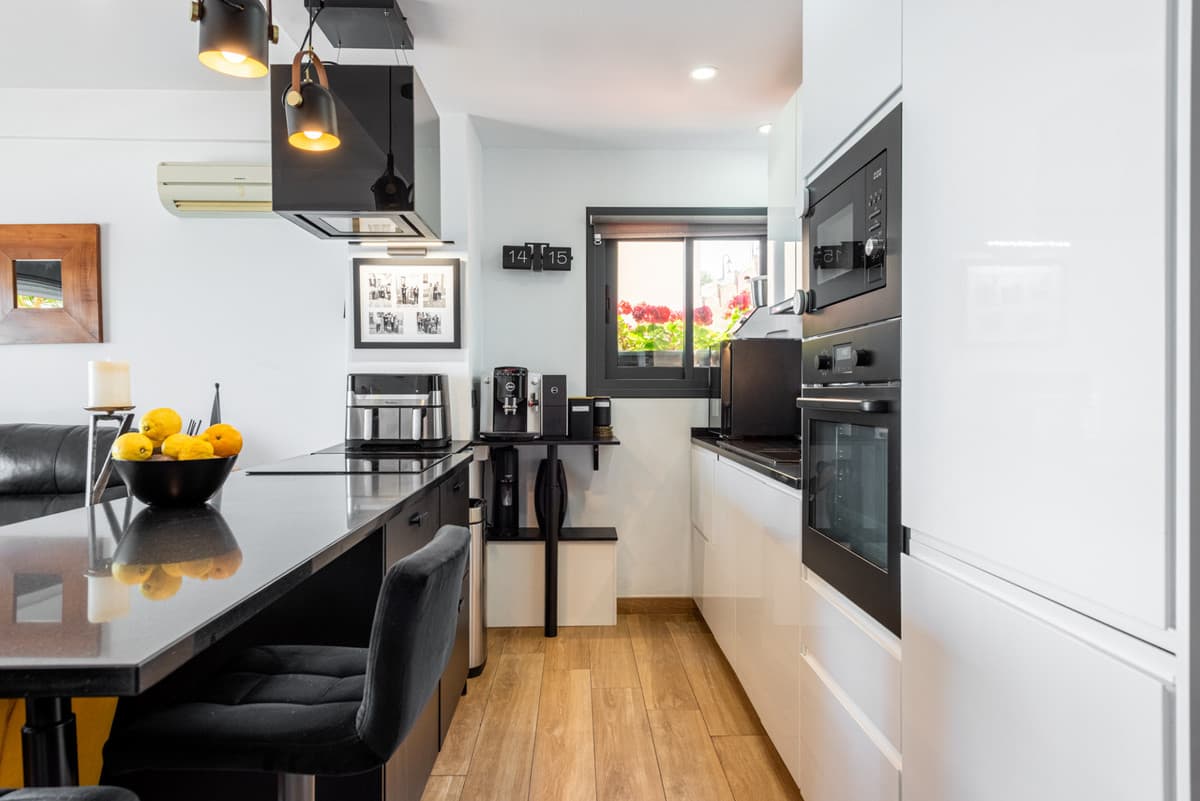 Middle Floor Apartment in Carvajal — photo 3 of 10