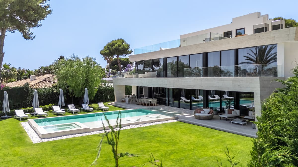 Detached Villa in Los Monteros — photo 5 of 10
