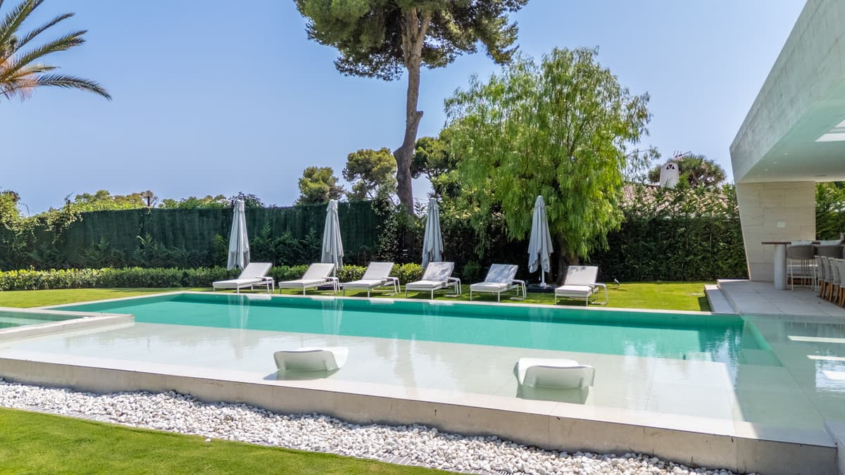 Detached Villa in Los Monteros — photo 6 of 10