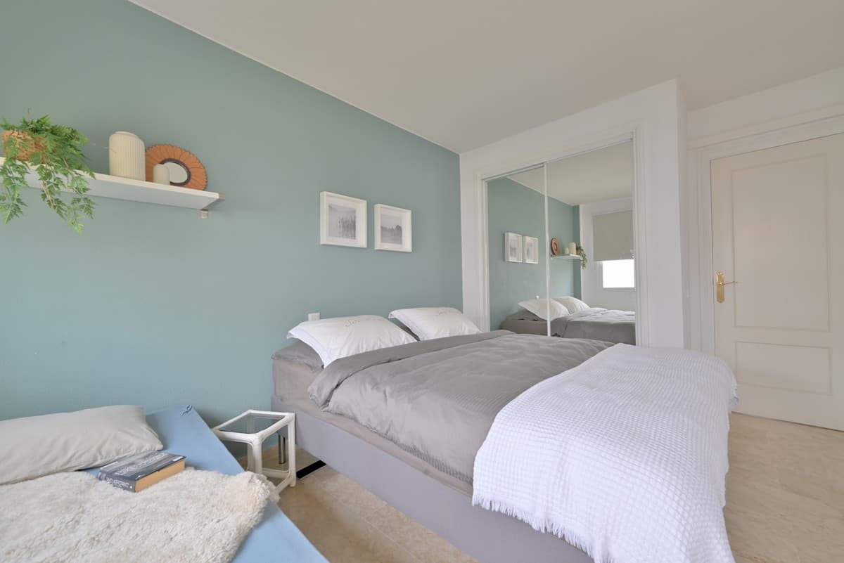 Middle Floor Apartment in Calahonda — photo 9 of 10