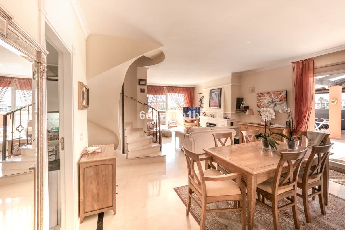 Penthouse Duplex in Marbella — photo 4 of 10