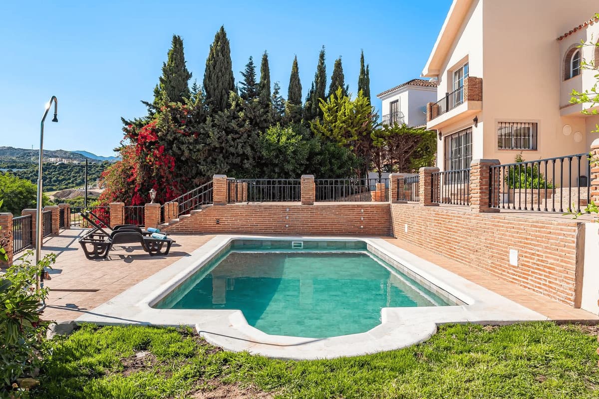 Detached Villa in Estepona — photo 3 of 10