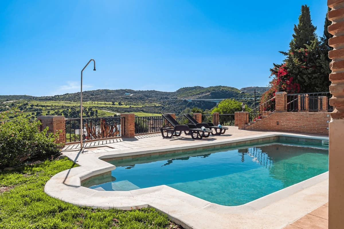Detached Villa in Estepona — photo 5 of 10