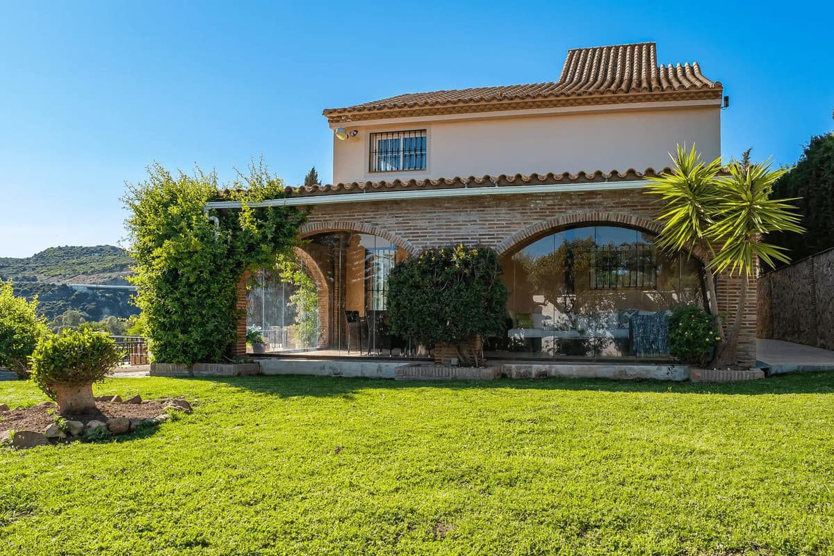 Detached Villa in Estepona — photo 9 of 10
