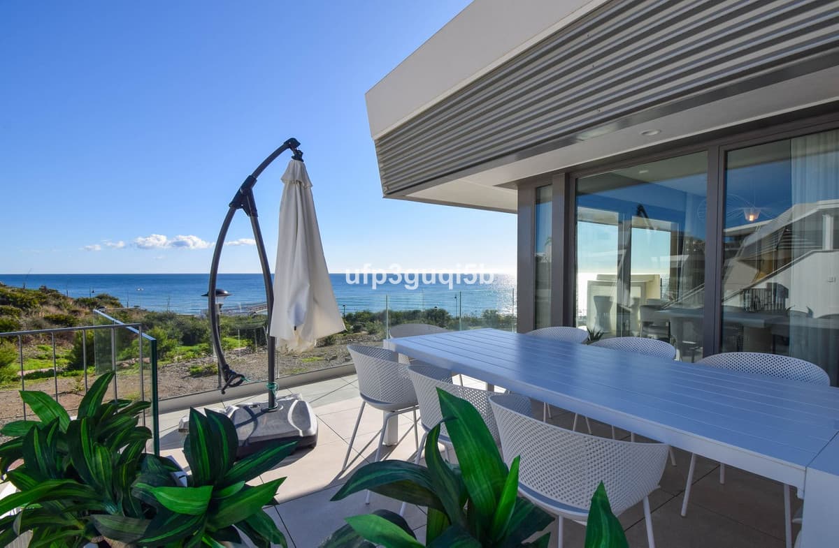 Semi-Detached House in Mijas Costa — photo 1 of 10