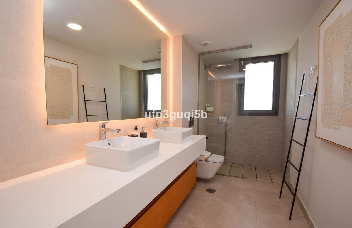 Semi-Detached House in Mijas Costa — photo 9 of 10